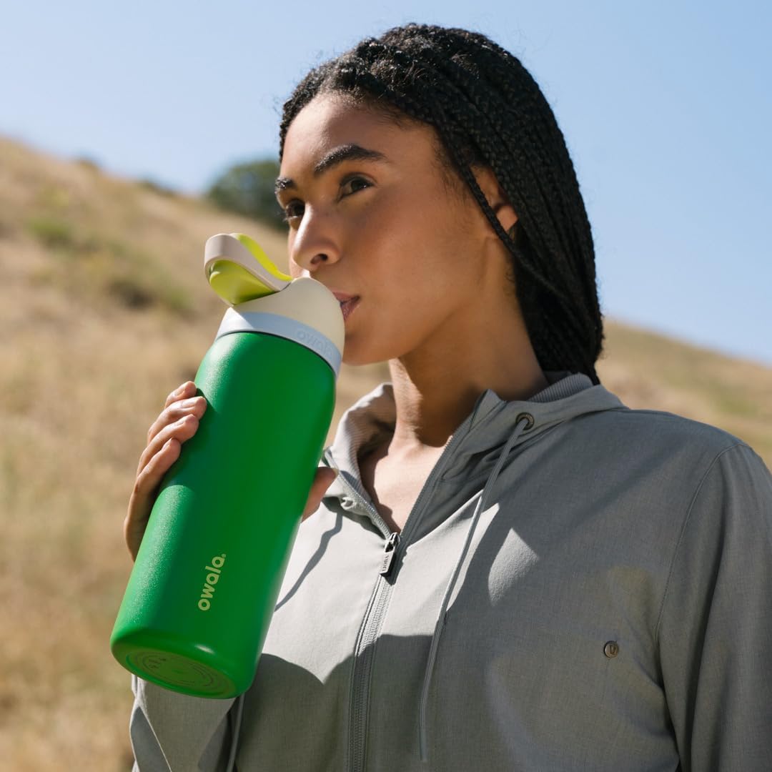 Owala FreeSip Insulated Stainless Steel Water Bottle with Straw, BPA-Free Sports Water Bottle, Great for Travel, 24 Oz, Denim