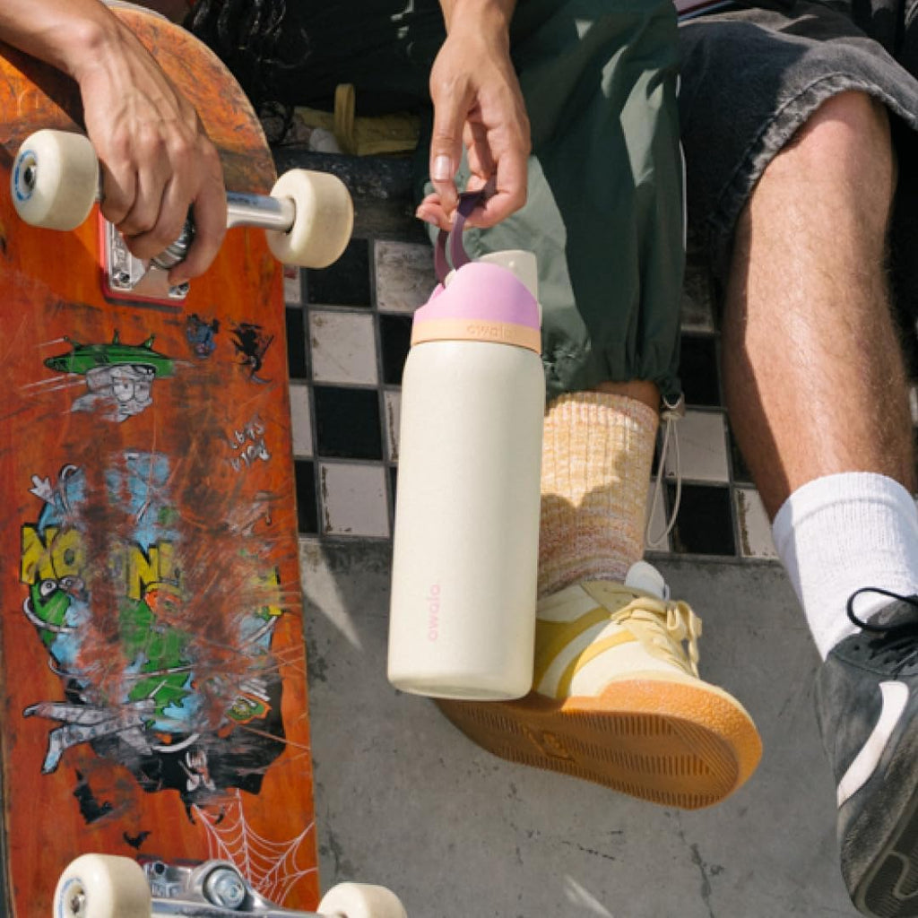 Owala FreeSip Insulated Stainless Steel Water Bottle with Straw, BPA-Free Sports Water Bottle, Great for Travel, 24 Oz, Denim