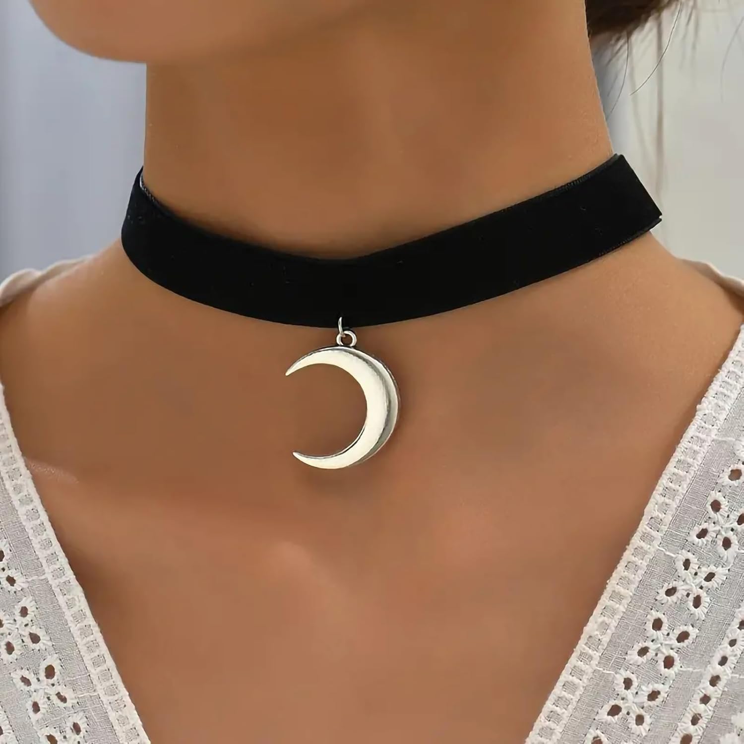 Fesciory Black Necklaces for Women, Adjustable Layered Velvet Leather Lace Collar Necklace, Goth Jewelry Gifts.