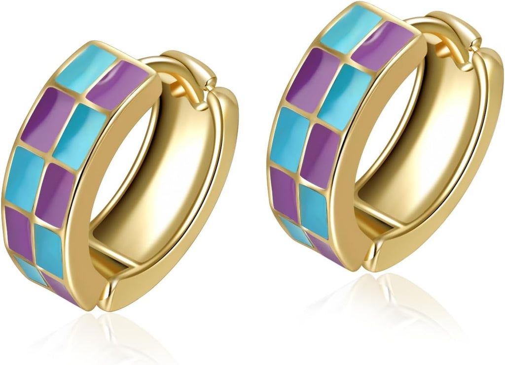 Chic Checker Small Hoop Cartilage Earrings Teacher Earrings for Women；White Black Enamel Hypoallergenic Hooped Gifts Gold and Silver tone