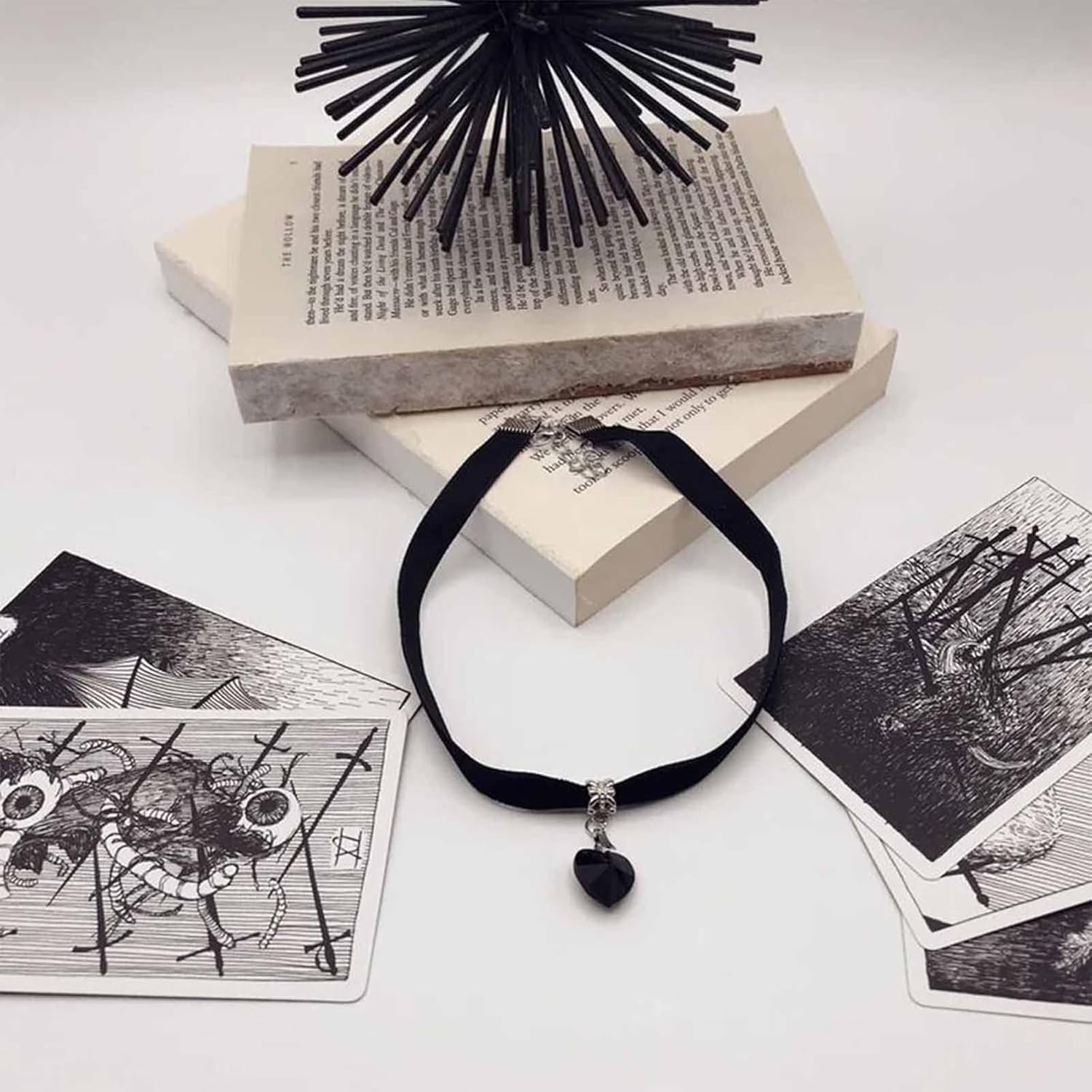 Fesciory Black Necklaces for Women, Adjustable Layered Velvet Leather Lace Collar Necklace, Goth Jewelry Gifts.