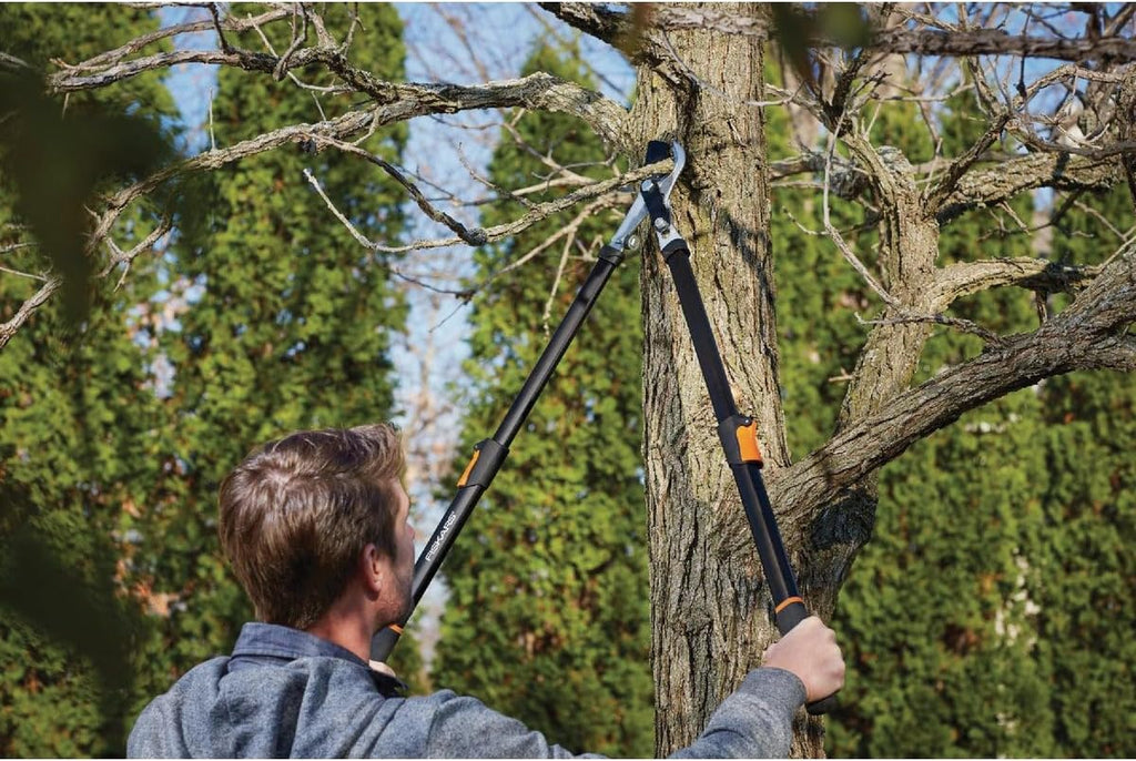 Fiskars 28-Inch Power-Lever Garden Bypass Lopper and Tree Trimmer, Sharp Precision-Ground Steel Blade for Cutting Branches up to 1.75-Inch Diameter