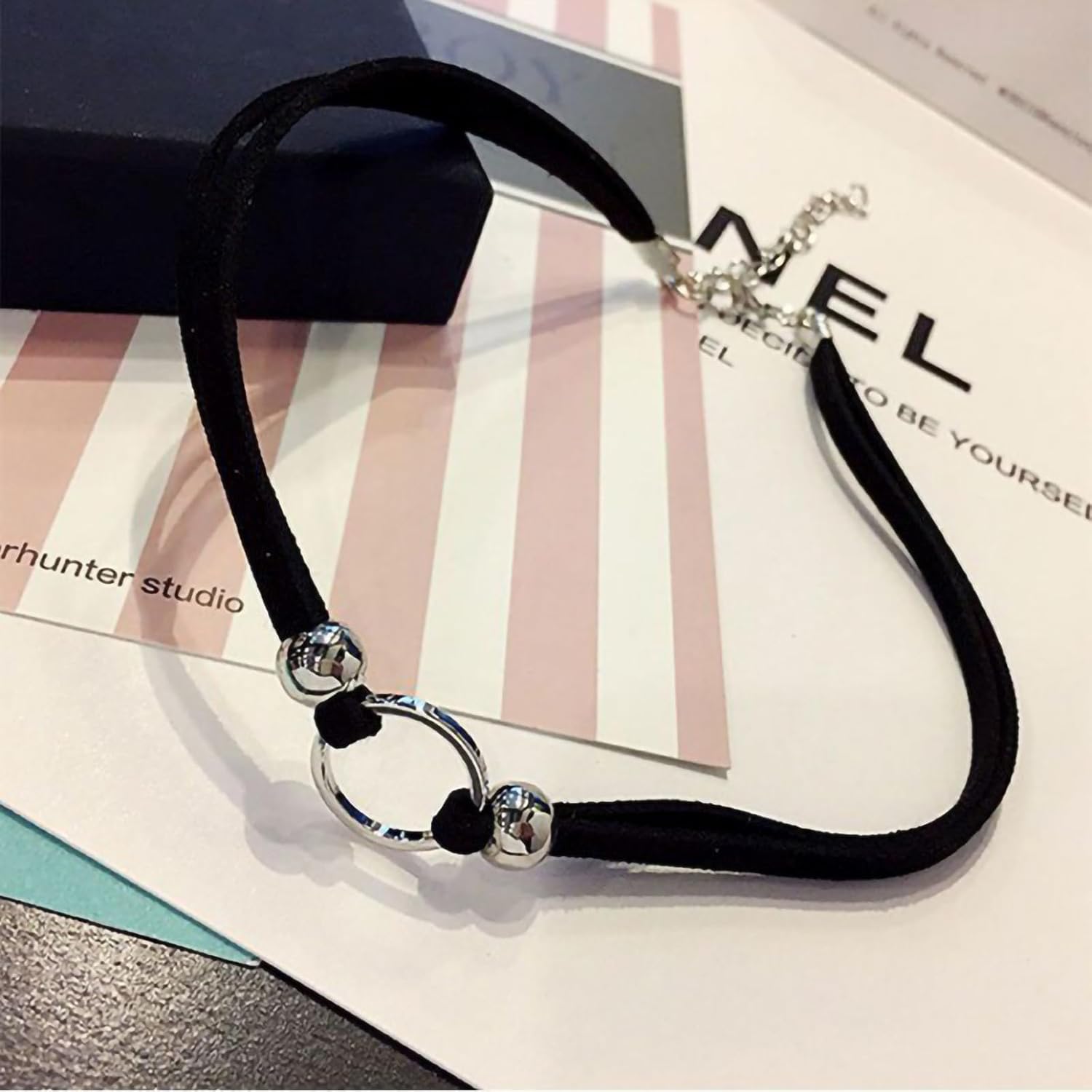 Fesciory Black Necklaces for Women, Adjustable Layered Velvet Leather Lace Collar Necklace, Goth Jewelry Gifts.